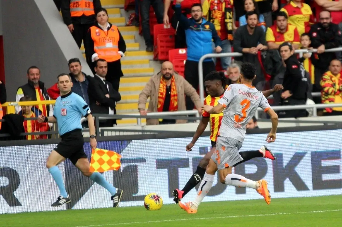 Süper Lig: Göztepe: 0 - Başakşehir: 3 (Maç sonucu)