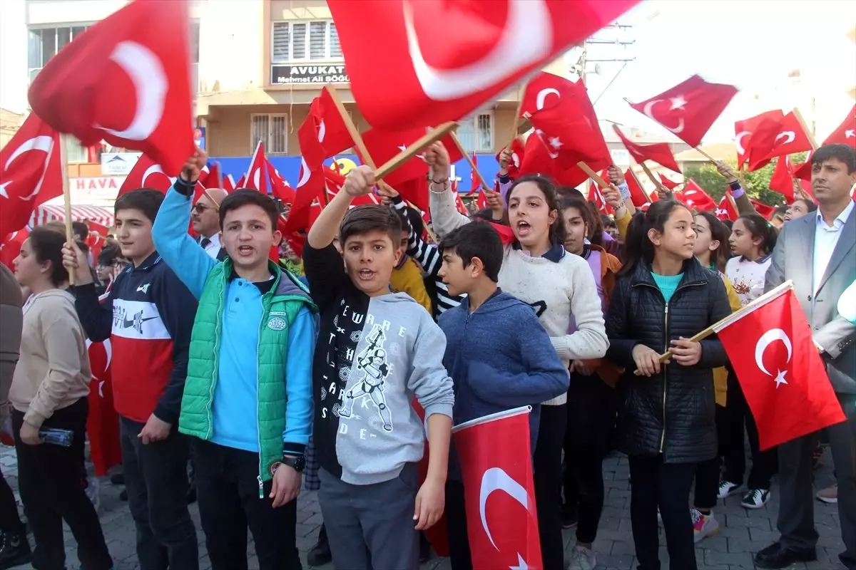 Torbalı\'da şehitlere saygı yürüyüşü