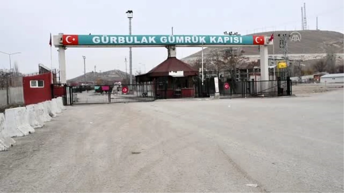 Türk Kızılaydan Gürbulak Sınır Kapısı\'ndaki sahra hastanesine destek
