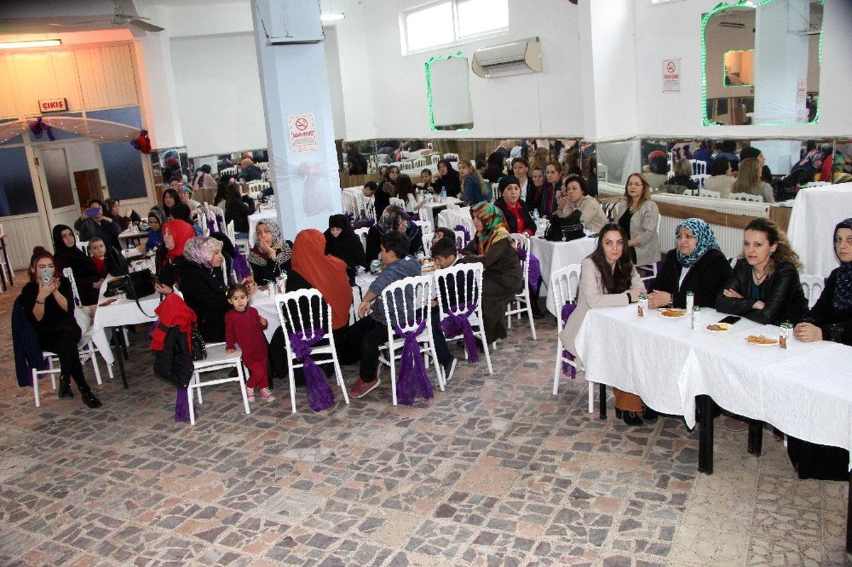 8 Mart\'ta Devrekli kadınlara özel program düzenlendi