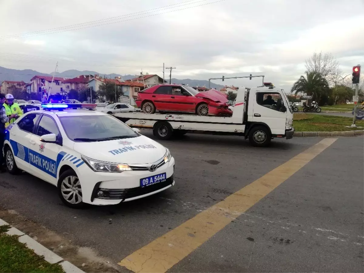 Aydın\'da zincirleme trafik kazası; 4 yaralı