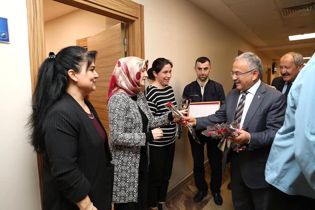 Başkan Güler Dünya Kadınlar Günü\'nde kadın personelleri unutmadı