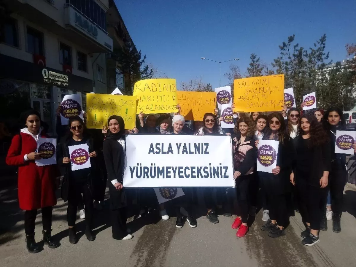 Bayburt\'ta "Asla Yalnız Yürümeyeceksin" yürüyüşü