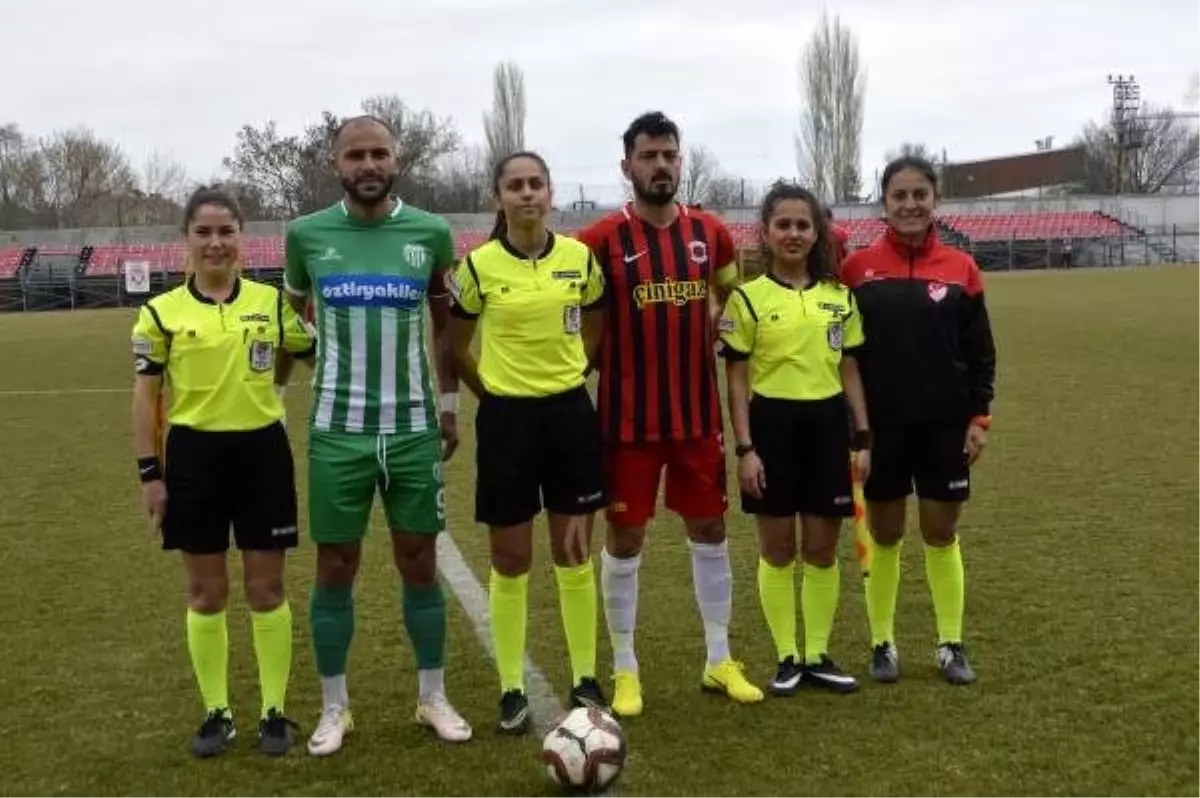 Bölgesel Amatör Lig mücadelesinde kadın hakemler görev yaptı