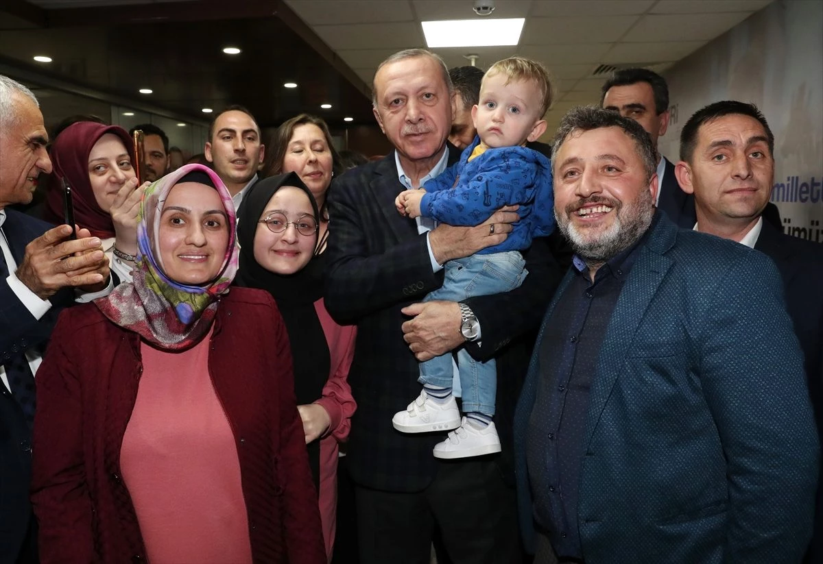 Cumhurbaşkanı Erdoğan\'dan AK Parti Silivri teşkilatına ziyaret