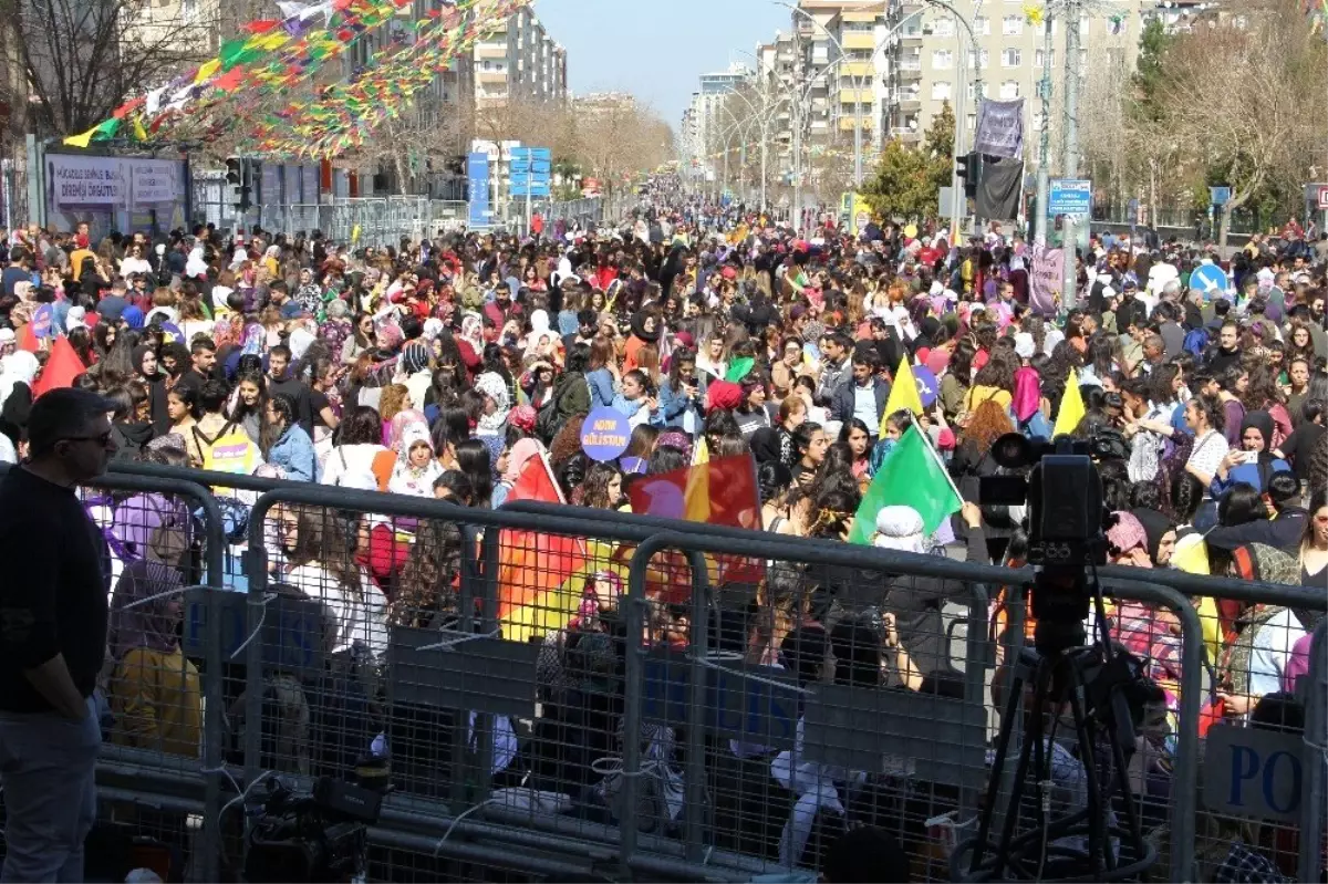 Diyarbakır\'da 8 Mart Dünya Kadınlar Günü etkinliği