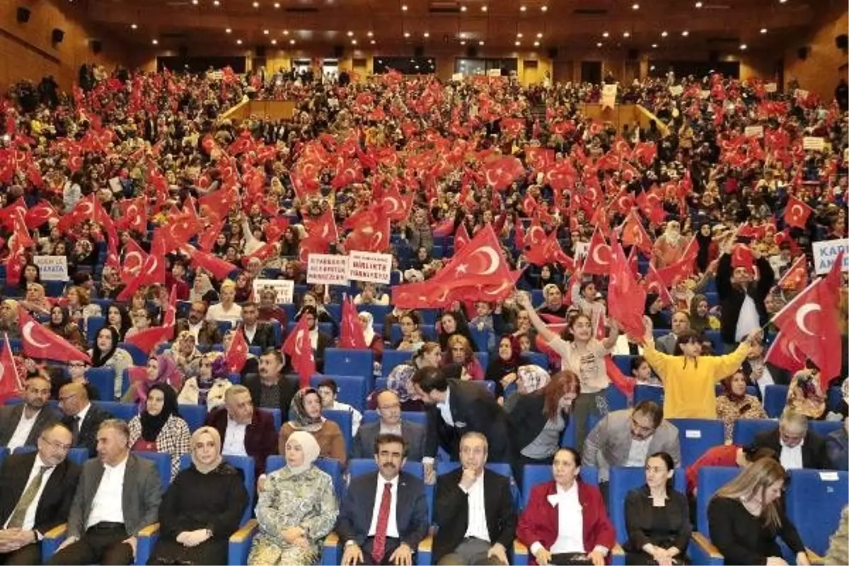 Diyarbakır\'da 8 Mart, evlat nöbeti tutan annelerin katılımıyla kutlandı