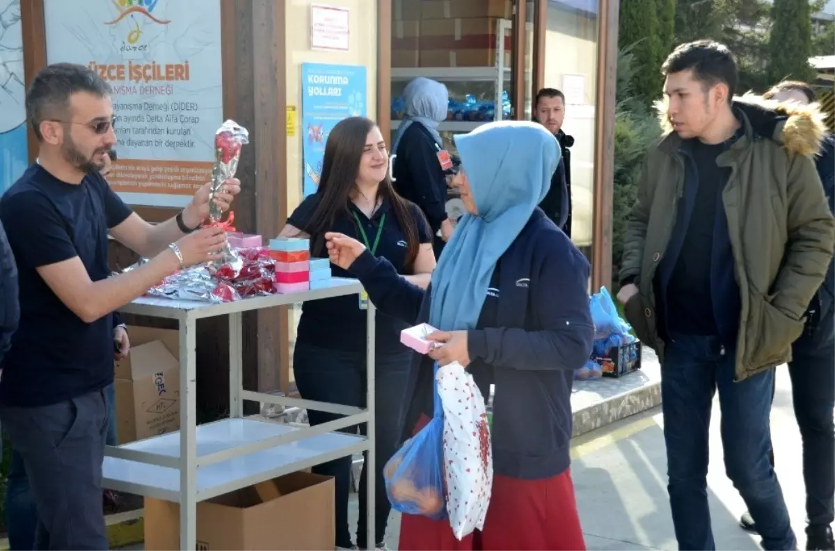 Fabrikada çalışan kadınlar unutulmadı