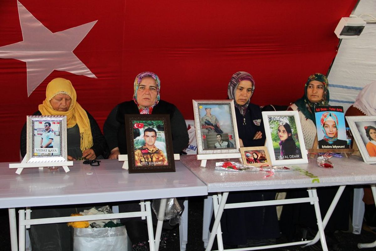 HDP önündeki ailelerin evlat nöbeti 188\'inci gününde