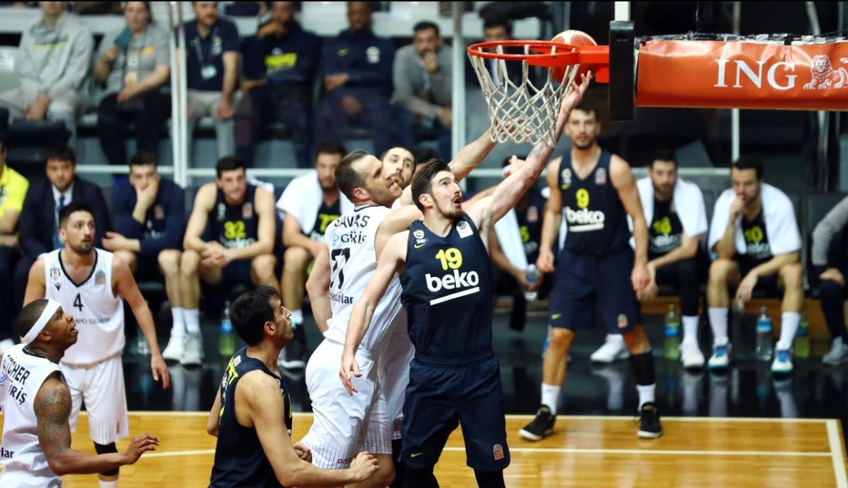 ING Basketbol Süper Ligi\'nde Fenerbahçe Beko, Beşiktaş Sompo Sigorta\'yı 74-73 yendi