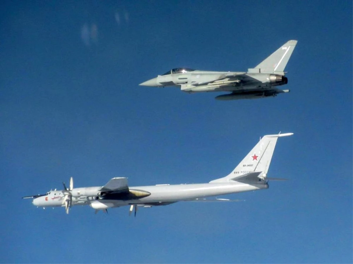 Havada gerilim! Keşif yapan Rus uçağını İngiliz uçakları taciz etti