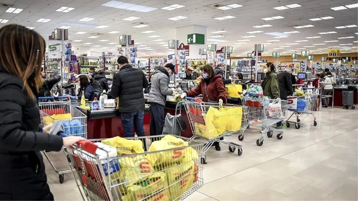 İtalya\'da karantina bölgesinde yaşayan Türk öğrenci: Halk tatil gibi anladı