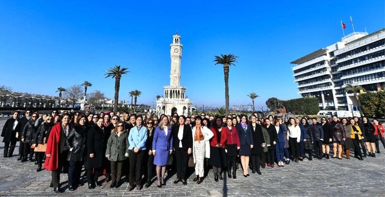 İzmir Büyükşehir Belediyesinde yöneticilerin yarısı kadın