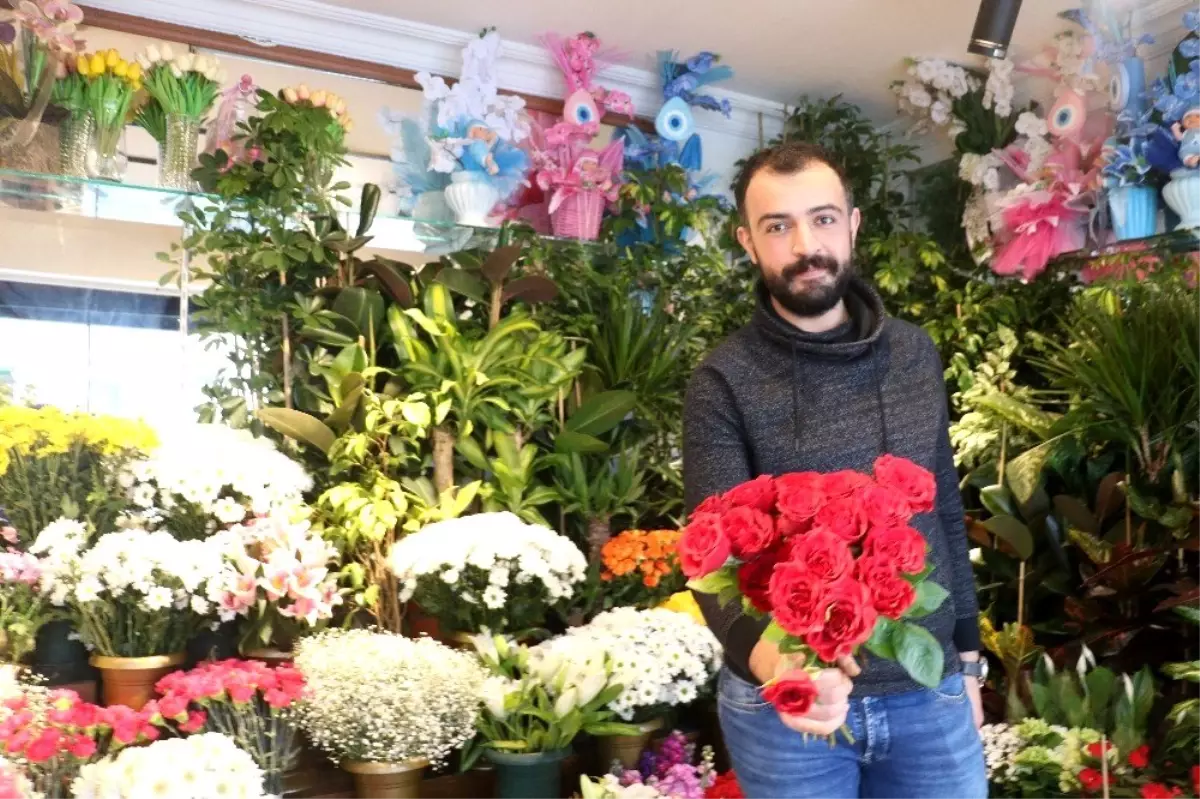 Kadınlar Günü çiçekçilerin yüzünü güldürdü