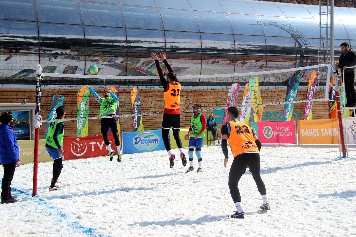 Palandöken\'de kar voleybolu final heyecanı