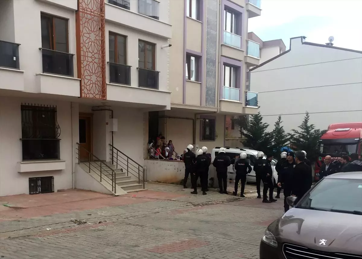 Sancaktepe\'deki silahlı kavgada 2 kişi ölü, 1 kişi yaralandı