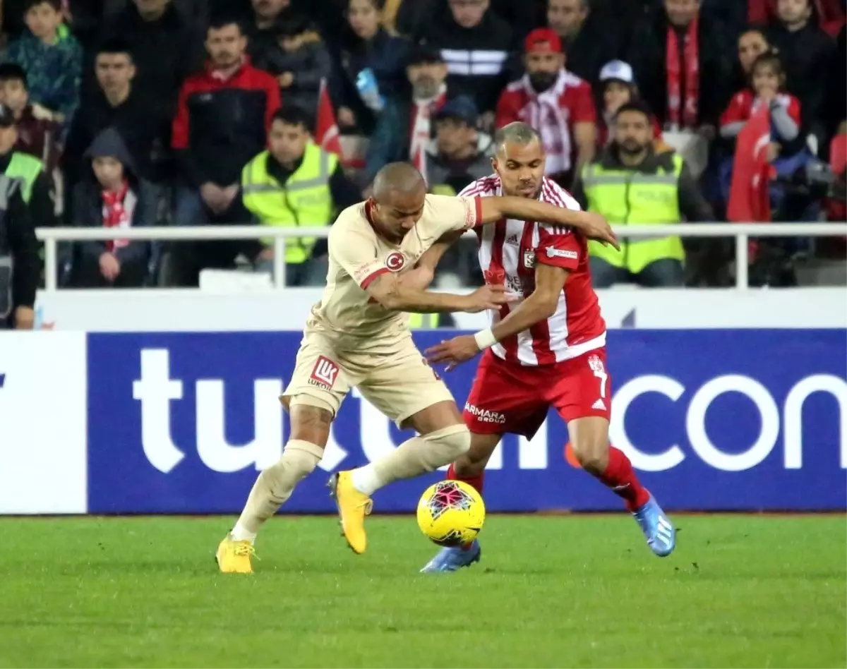 Süper Lig: DG Sivasspor: 2 - Galatasaray: 2 (Maç sonucu)