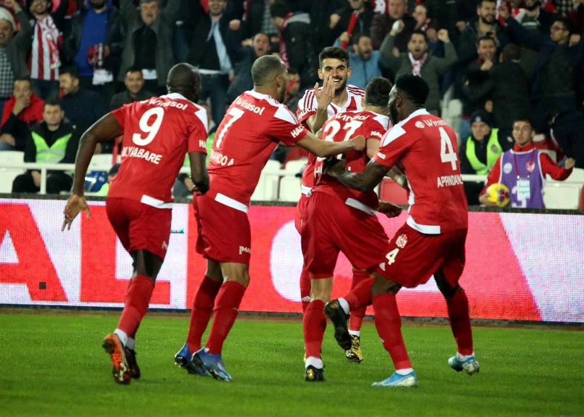 Süper Lig: Sivasspor: 1 - Galatasaray: 1 (Maç devam ediyor)