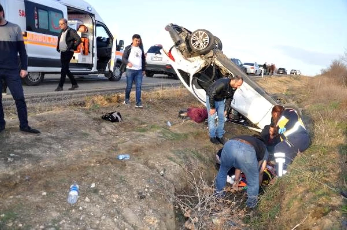 Tekirdağ\'da iki otomobil çarpıştı: 4\'ü çocuk 7 yaralı