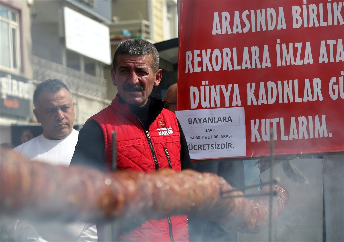 Türk usta 5 metrelik kokoreçle Guinness\'i zorlayacak