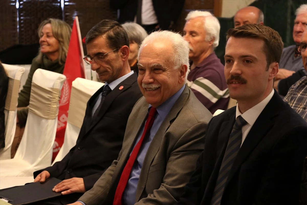 Vatan Partisi Genel Başkanı Perinçek, Balıkesir\'de ilçe kurultayına katıldı