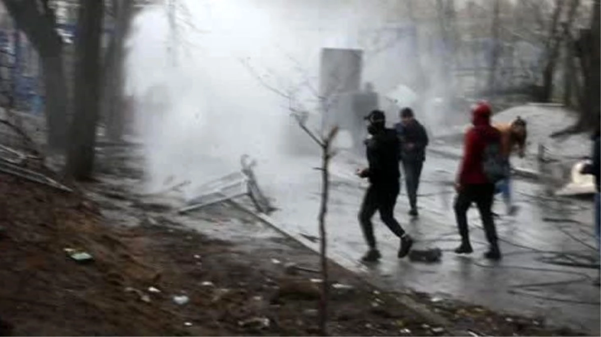 Yunan güvenlik güçlerinin sert müdahalesinde 4 göçmen yaralandı