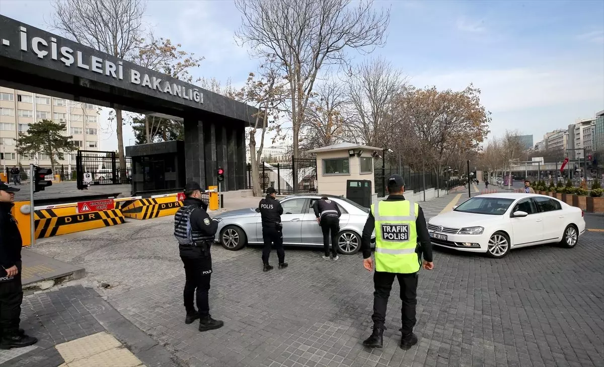 Ali Babacan, partisinin kuruluş dilekçesini İçişleri Bakanlığına verdi