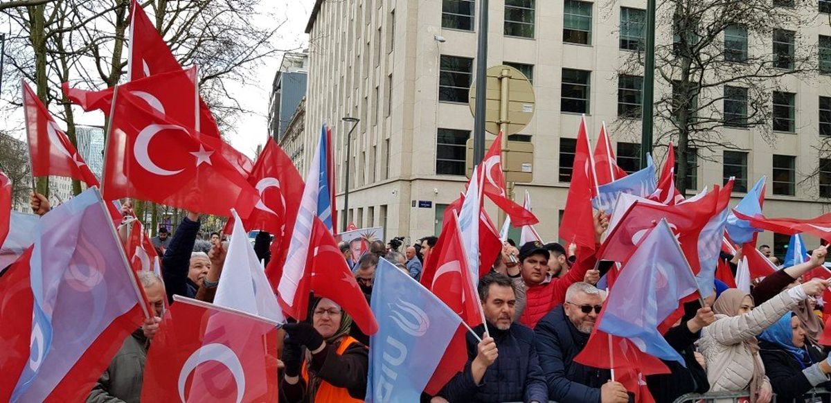 Brüksel\'deki Türkler Cumhurbaşkanı Erdoğan\'ı karşılamayı bekliyor