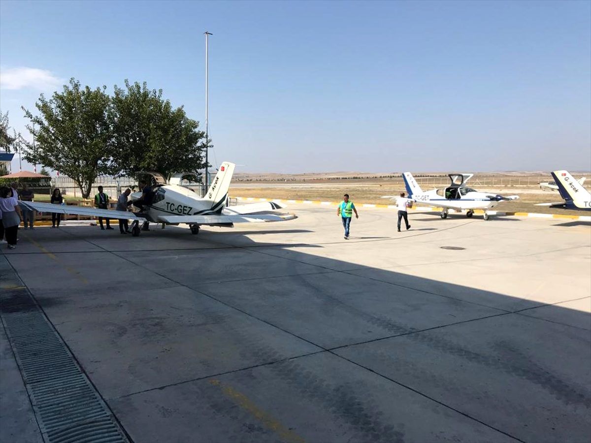 Denizli\'de tilkilere havadan kuduz aşısı karışımlı yem atıldı