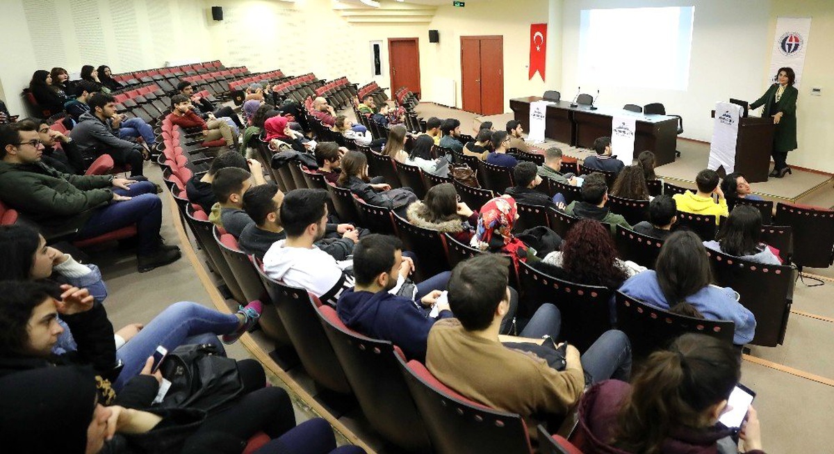 GAÜN\'de \'İş Hayatında Kadının Gücü\' etkinliği