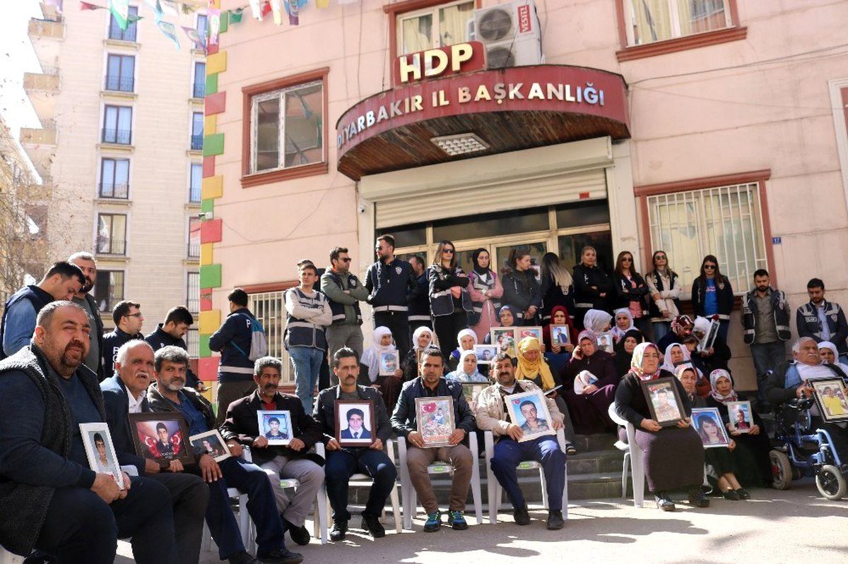 HDP önündeki ailelerin evlat nöbeti 189\'ncü gününde