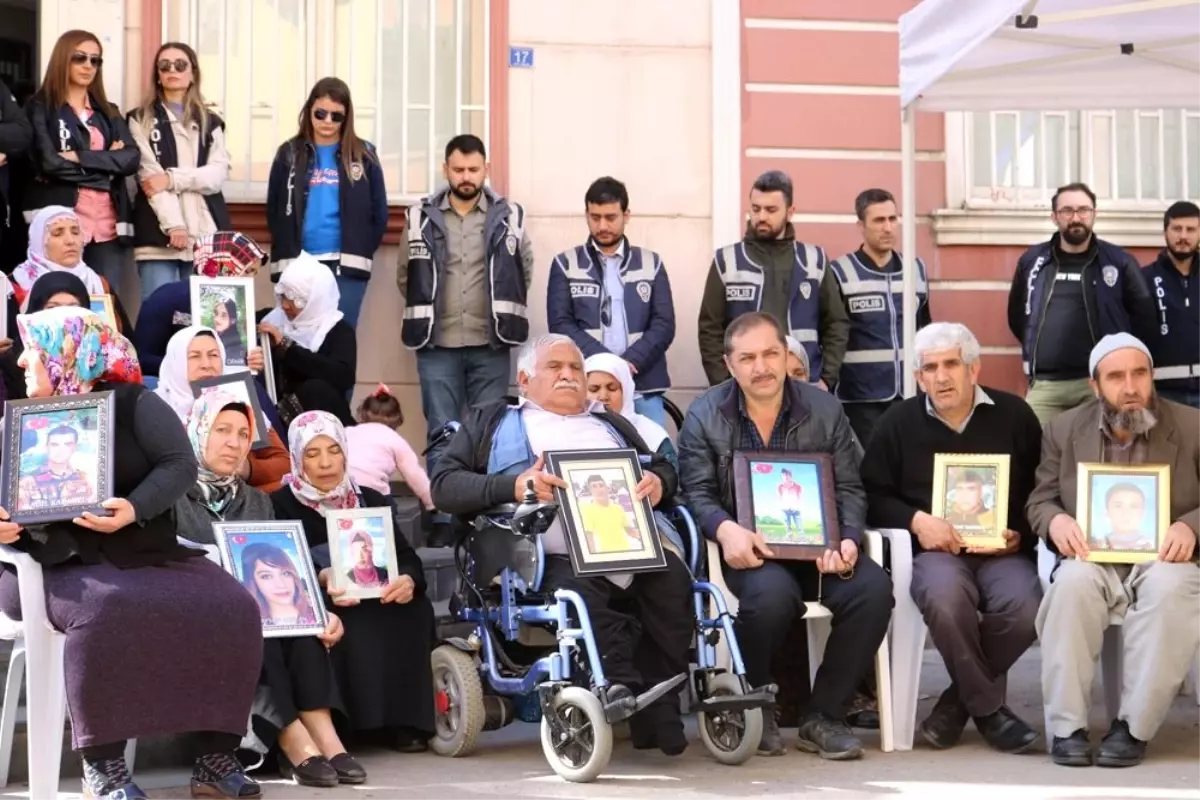 HDP önündeki ailelerin evlat nöbeti 189\'ncü gününde