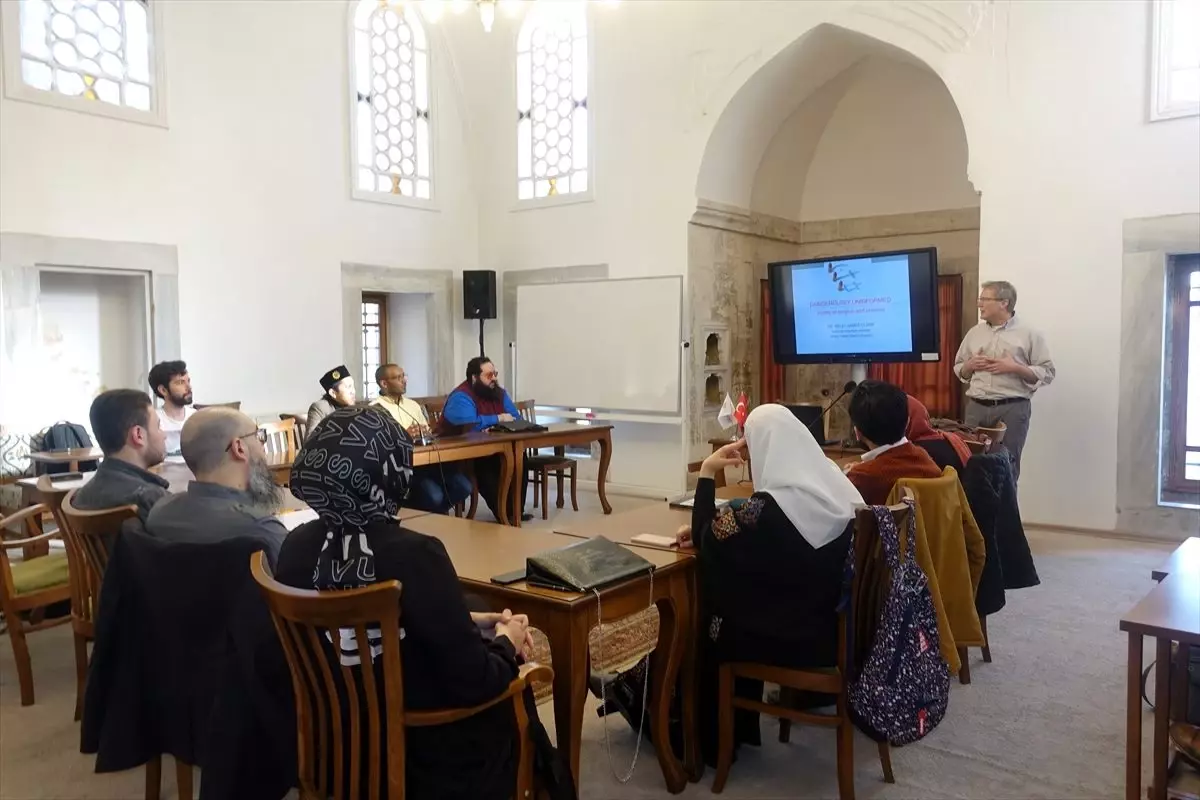 İbn Haldun Üniversitesi, Müslüman ve Hristiyan bilginleri bir araya getiriyor