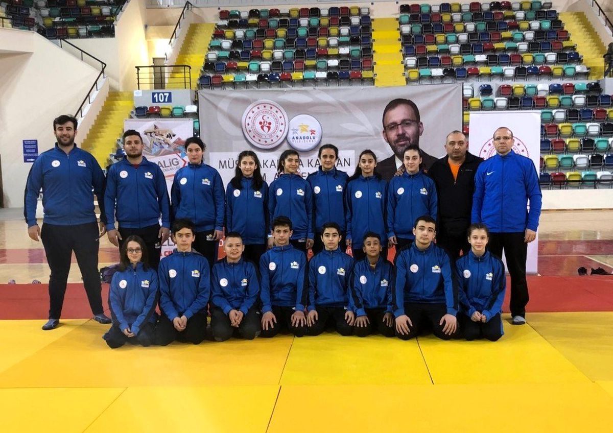Judocular Balıkesir\'den 10 madalya ile döndü
