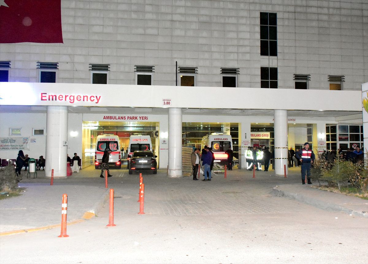 Kırıkkale\'de akrabalar arasındaki silahlı kavgada 3 kişi ölü, 4 kişi yaralandı