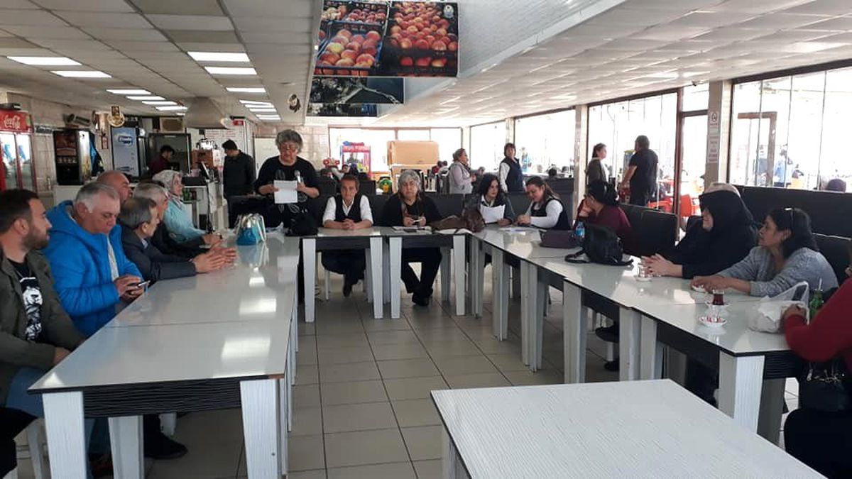 Lapseki\'de sokak hayvanları için toplandılar