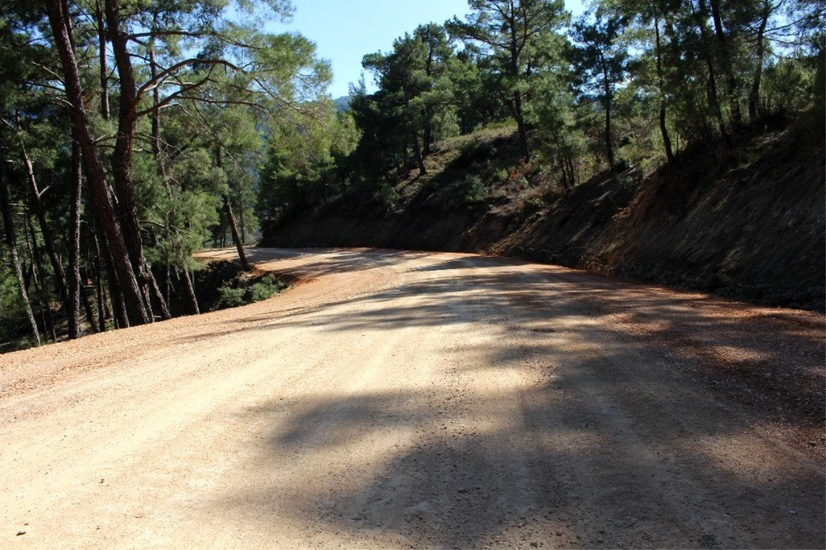 Manavgat Gençler yolu asfalta hazırlanıyor