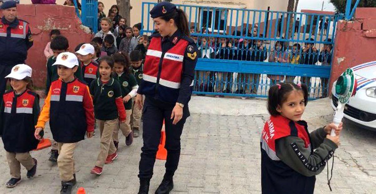 Mersin\'de öğrenci servisleri velilerle birlikte denetlendi