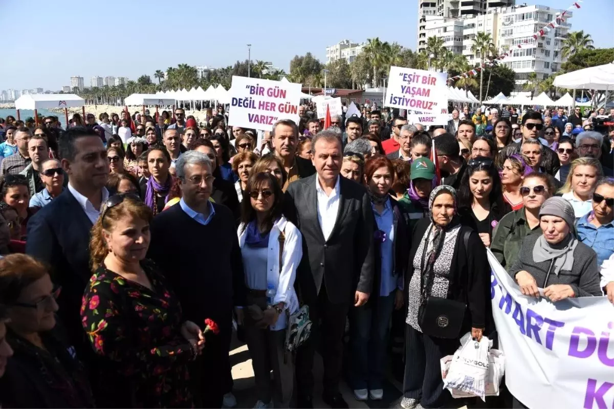 Mersinli kadınlar \'emekteyiz\' etkinliğinde buluştu