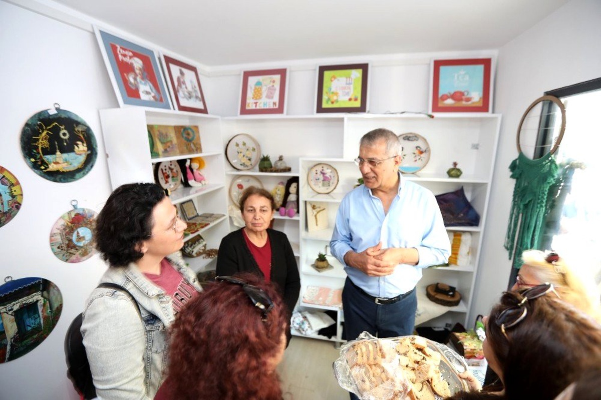 Mezitli Belediyesi sanat çarşısı açıldı