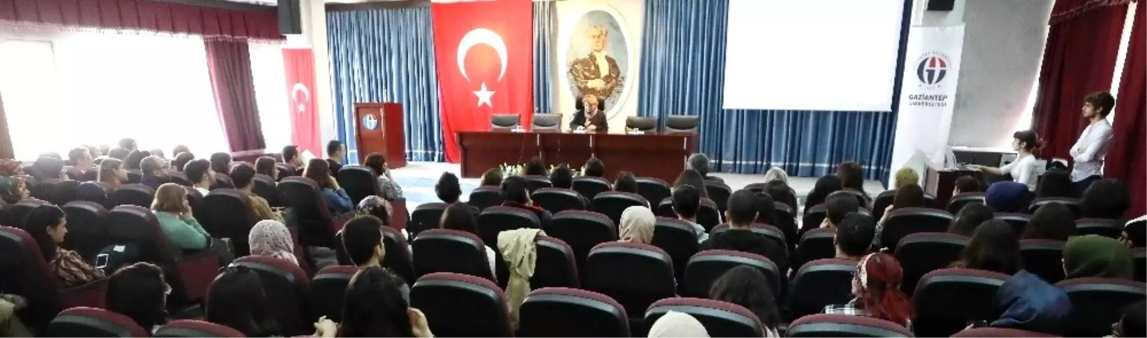 Prof. Dr. Yağcıoğlu GAÜN\'lü öğrencilerle bir araya geldi