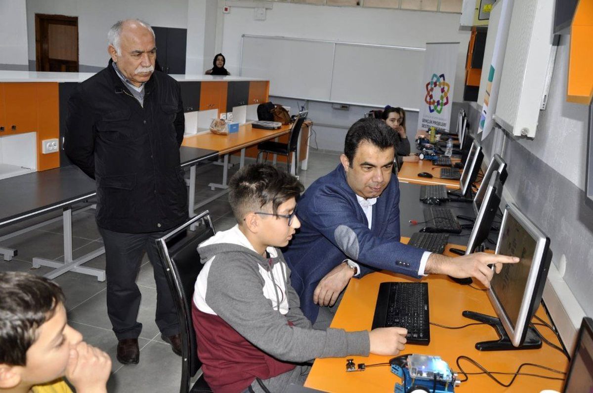 Safranbolu\'da "Genç Gönüllülerle Dijital Dünyaya" Projesi