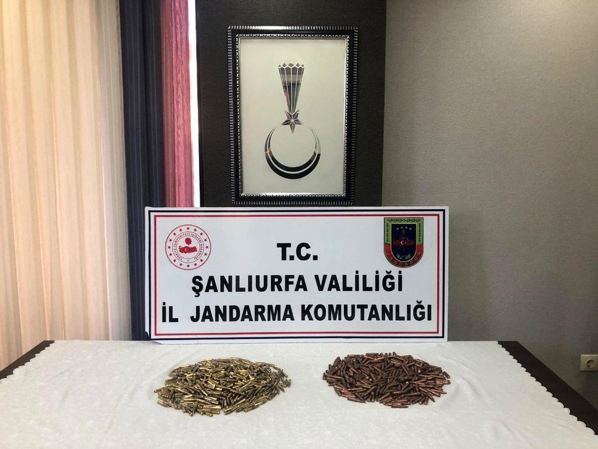 Şanlıurfa\'da durdurulan araçta namlulu silah mermileri ele geçirildi