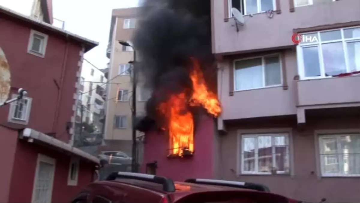 Şişli\'de korku dolu anlar...Yangından çocuklarıyla kaçtılar