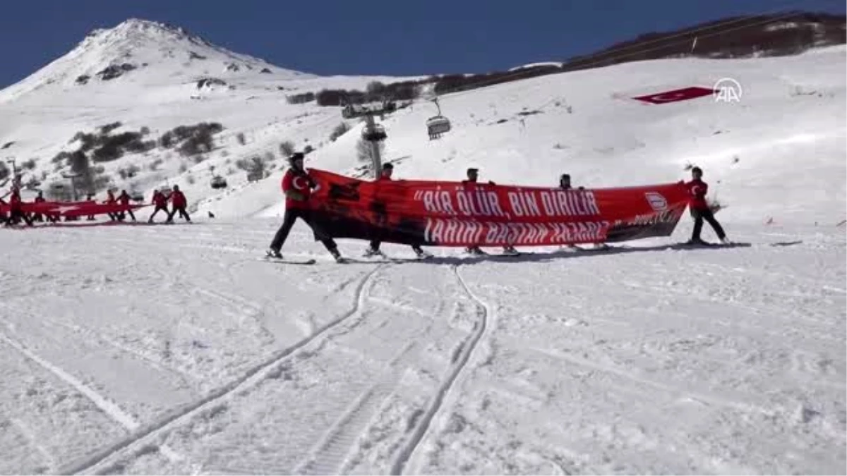 Sivaslı kayakçılar İdlib şehitlerini andı