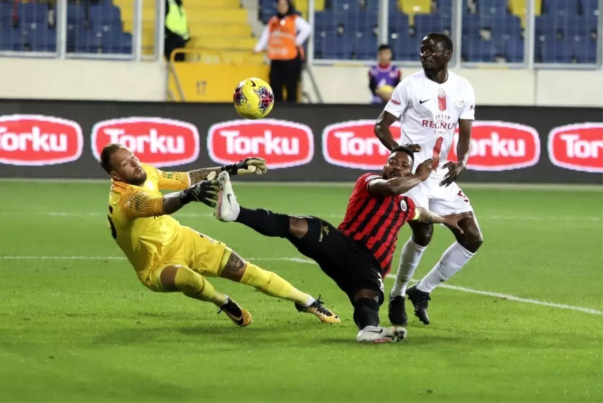 Süper Lig: Gençlerbirliği: 0 - Antalyaspor: 0 (İlk yarı)