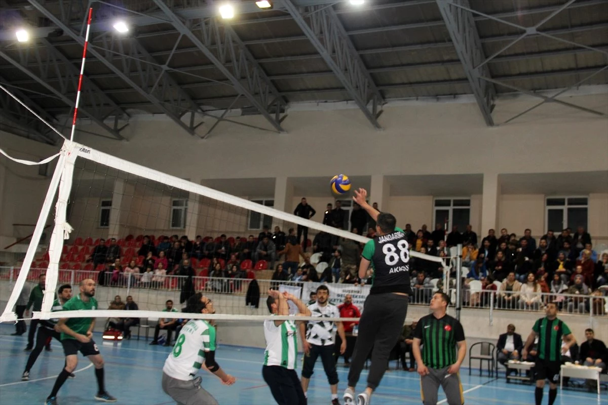 Suşehri\'nde voleybol turnuvası düzenlendi