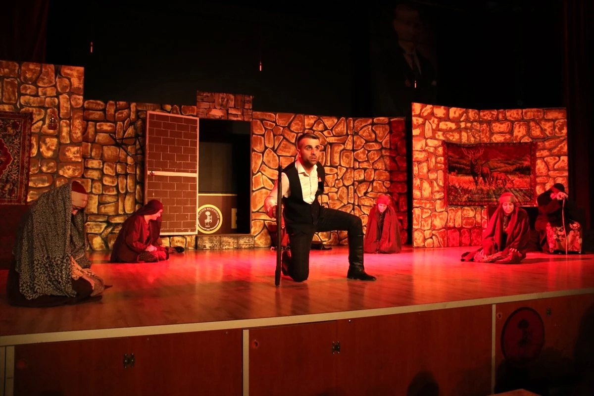 "Töre" oyunu Akşehir\'de sahnelendi