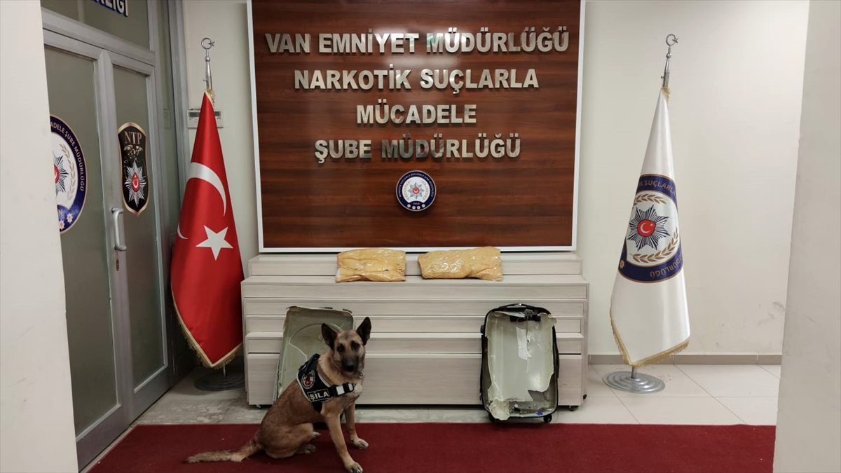 Van\'da yolcu otobüsünde 2 kilogram sentetik uyuşturucu ele geçirildi