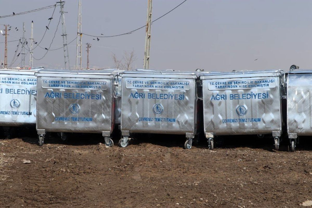 Ağrı Belediyesi 693 adet çöp konteyneri aldı